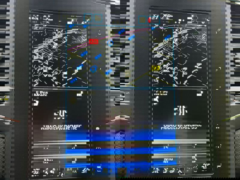Image Renault MEGANE IV BERLINE 5 PTES. 1.6 TCe 205 GT Full leds GPS Caméra Bose Bluetooth Régul adapt Clim auto Gtie 1 an 